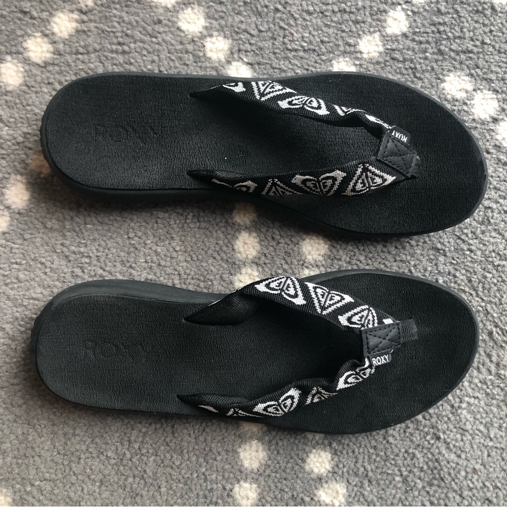 Roxy - Black Flip Flop Sandals - Women’s Size 8/9